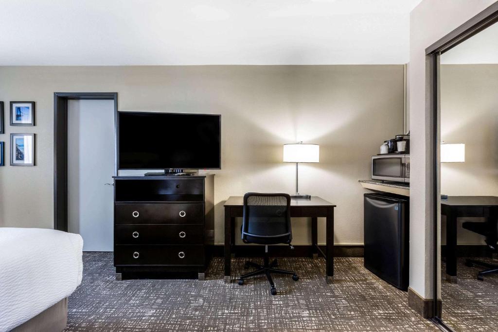 La Quinta by Wyndham San Diego Mission Bay photo