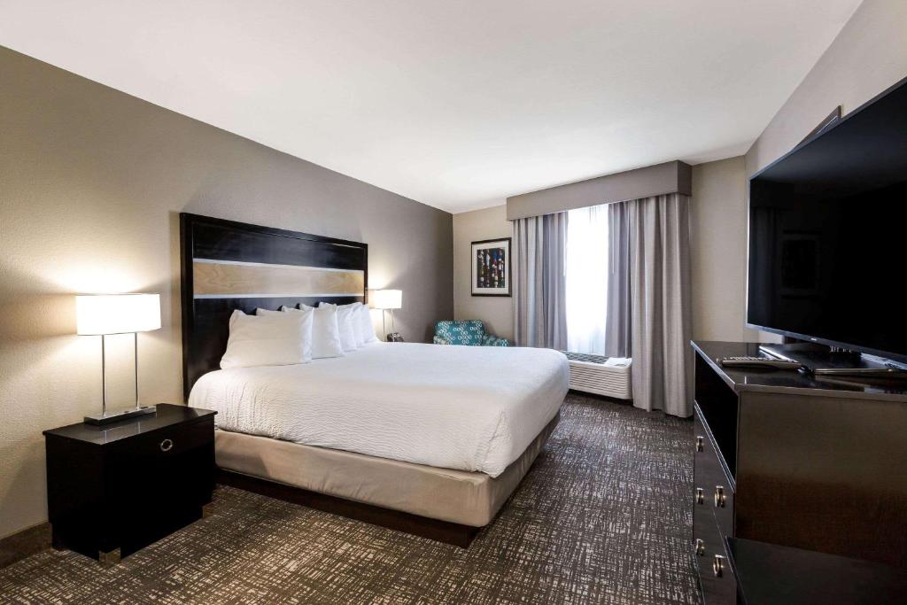 La Quinta by Wyndham San Diego Mission Bay photo