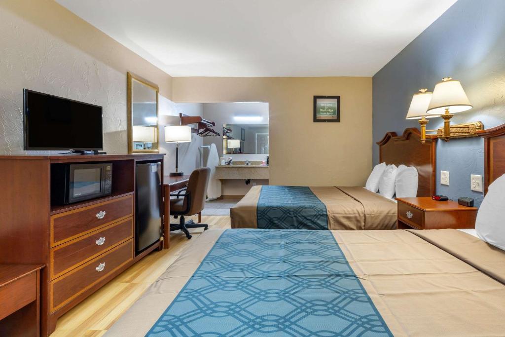 TV&#47;Unterhaltungsangebot in der Unterkunft Econo Lodge Sturbridge Route 20