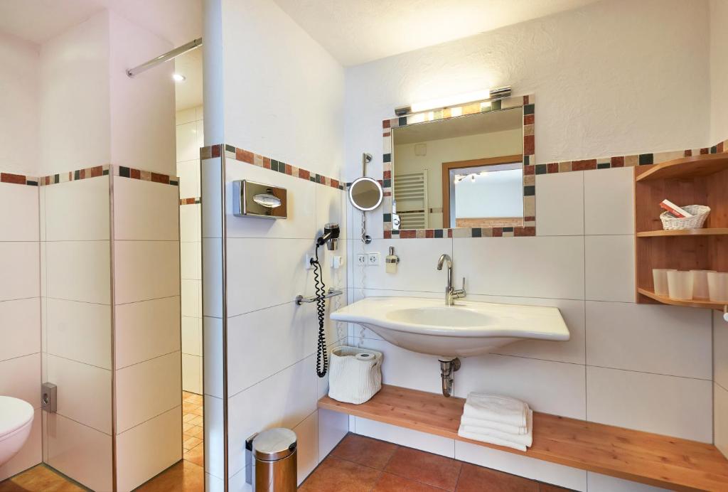 Koupelna v ubytování Hotel Engel - Familotel Hochschwarzwald