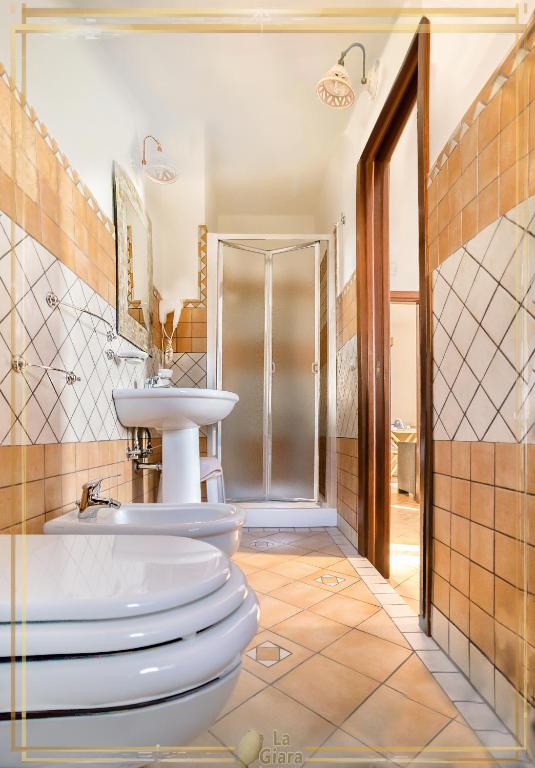 Koupelna v ubytování B&b La Giara