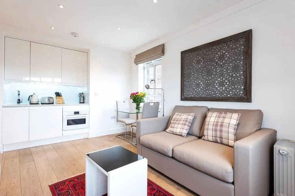 Apartment 422 - Nell Gwynn House, Chelsea, Londra, Marea Britanie