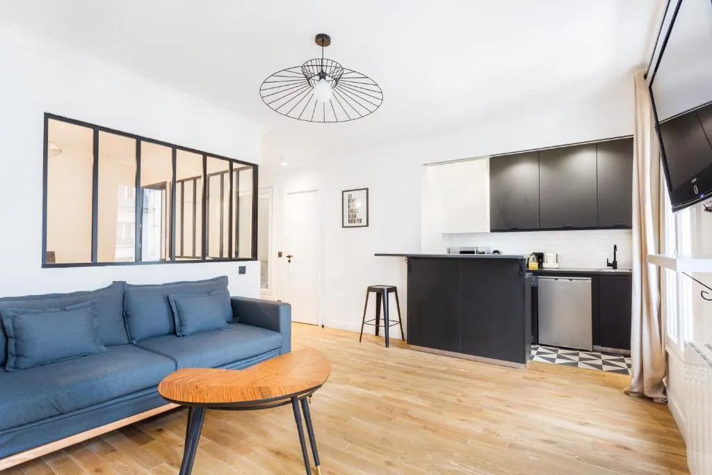 CMG Bastille - Faubourg Saint-Antoine 2DG, Paris, Franţa