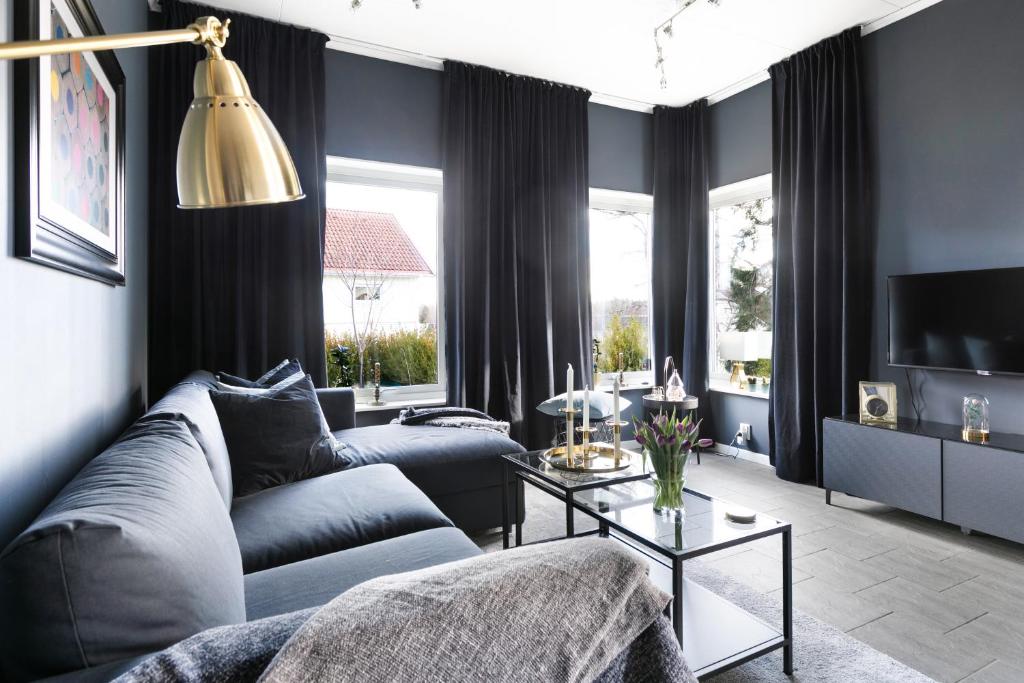 Privat lägenhet i villa 15 min från city.