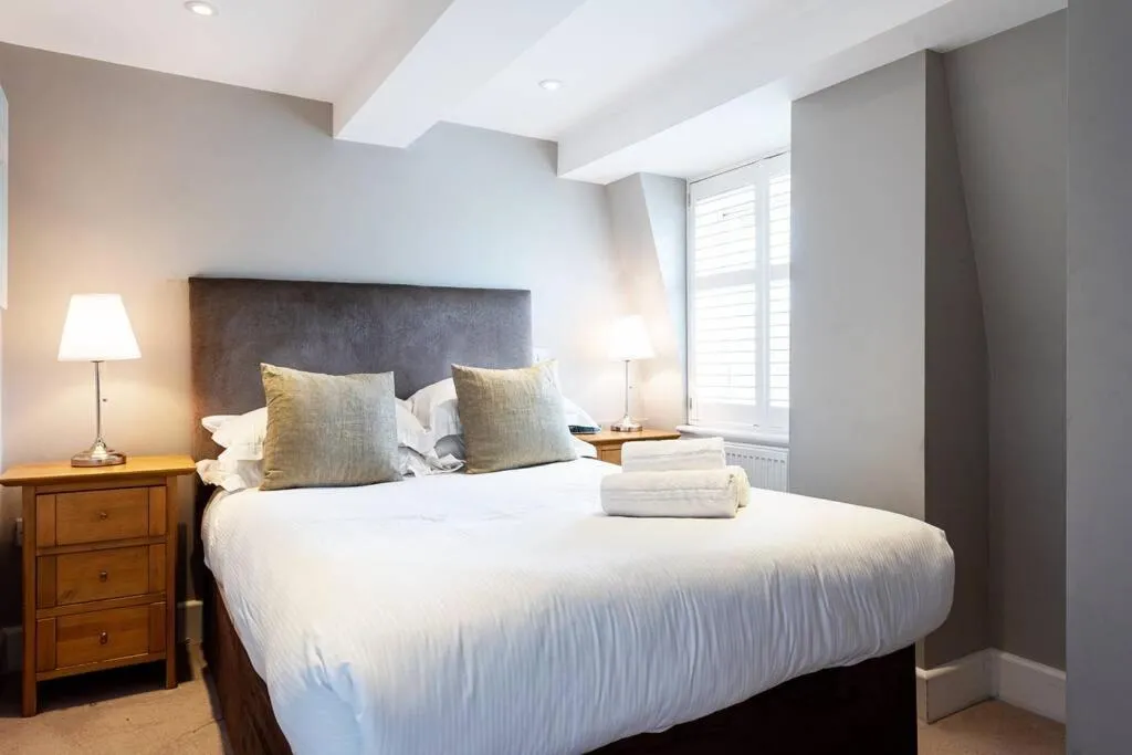 Apartment 831 - Nell Gwynn House, Chelsea, Londra, Marea Britanie