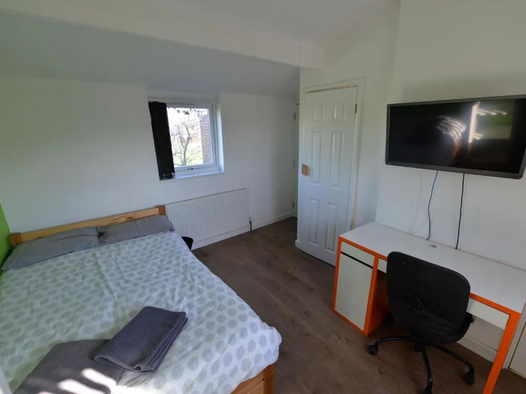 Enticing Apartment in Coventry near FarGo Village, Bastia, United Kingdom