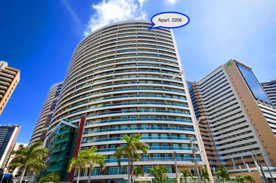  Modern Beachfront Apartment w. Magnificent Seaview