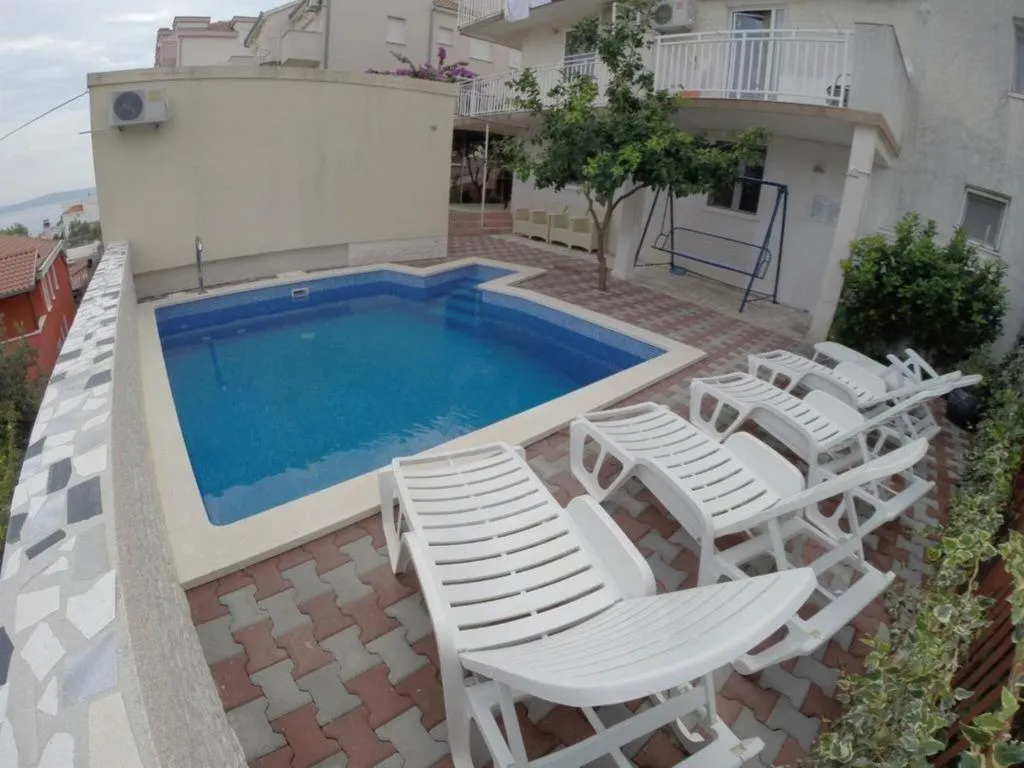 Modern Apartment in Okrug Gornji with Swimming Pool, Trogir, Croaţia