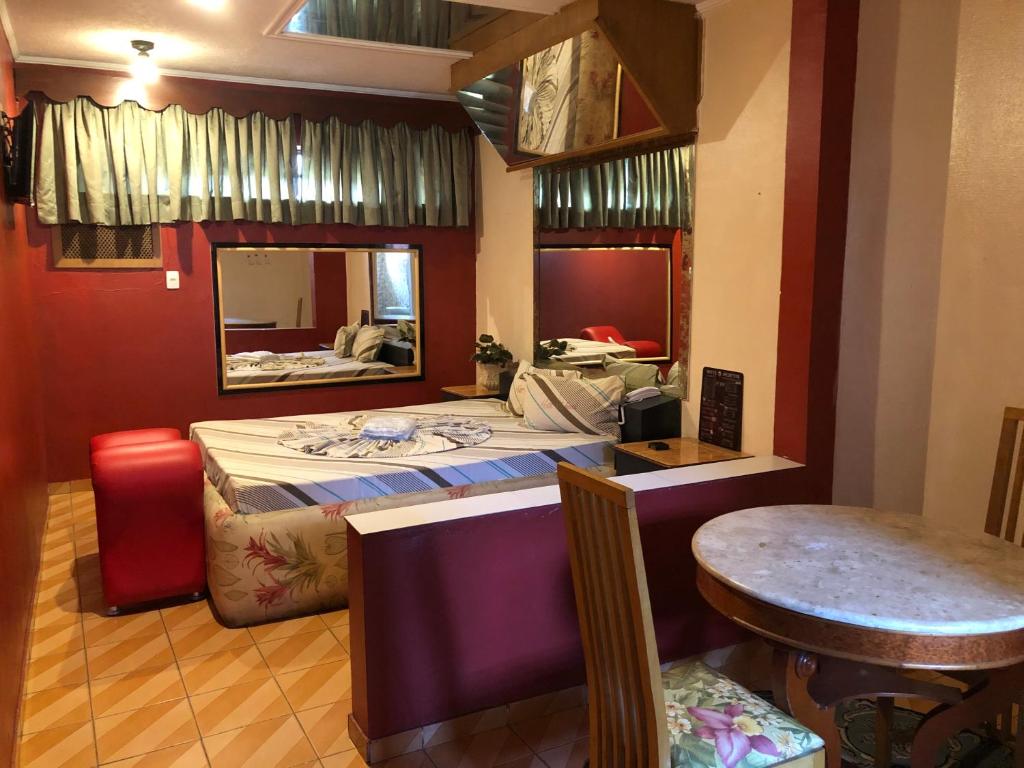  HOTEL MEDIEVAL