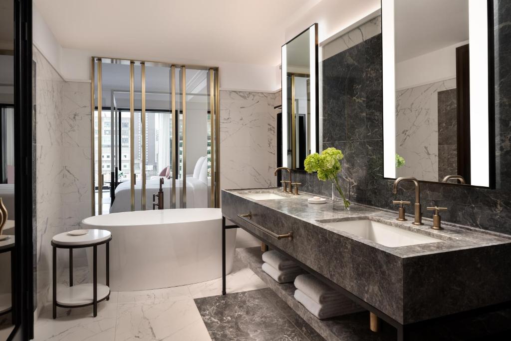 Koupelna v ubytování Four Seasons Hotel Montreal