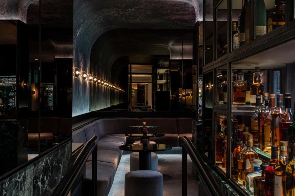 Lounge nebo bar v ubytování Four Seasons Hotel Montreal