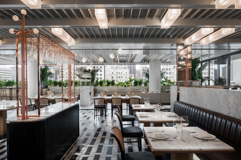 Restaurace v ubytování Four Seasons Hotel Montreal