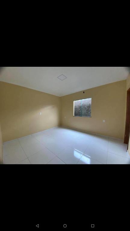  Alugo casa em via pública