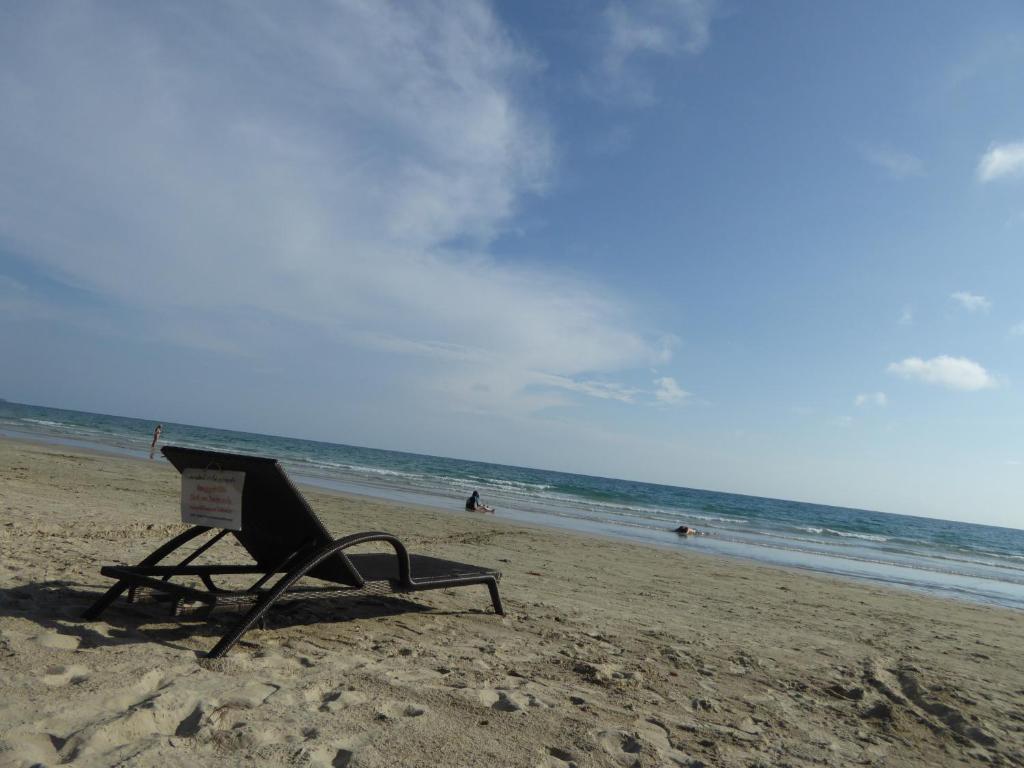 Tropicana Beach Villa at VIP Resort - Villa Com Piscina Privada