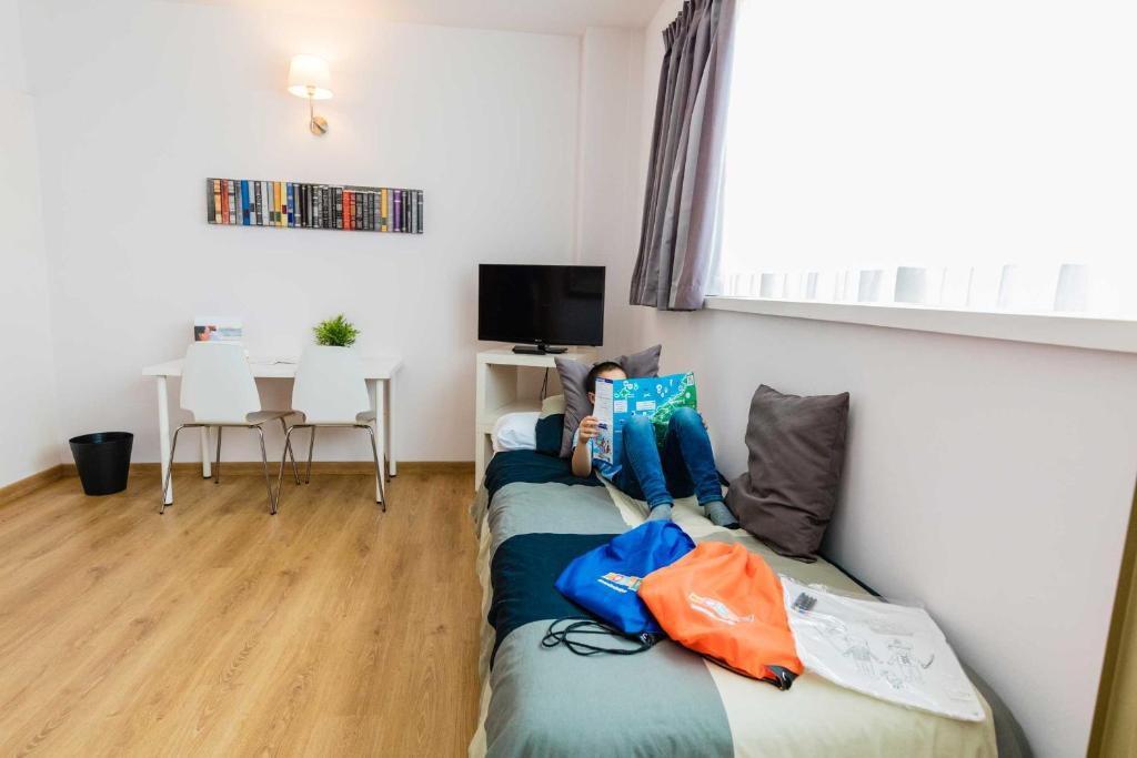 Aparthotel Atenea Barcelona - Resim 37