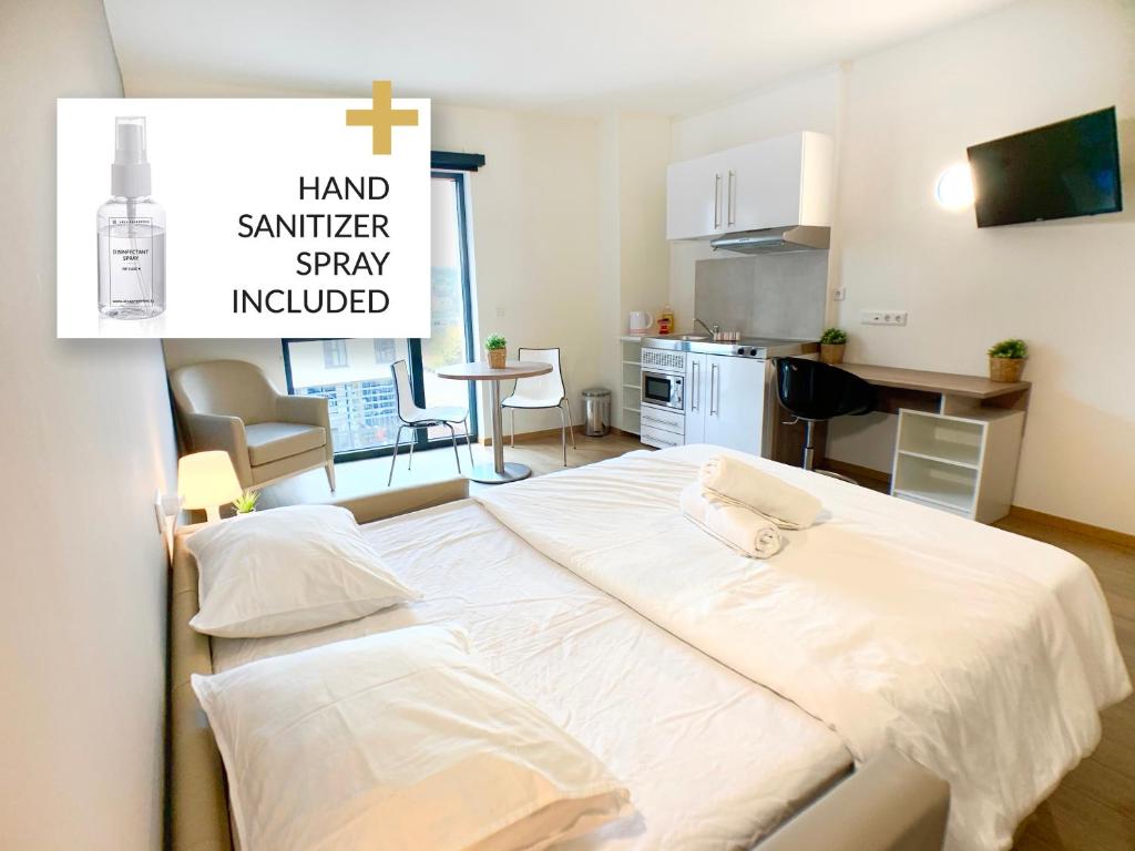 Modern Studio + Gym & Shopping Mall 5 min walk - Housity