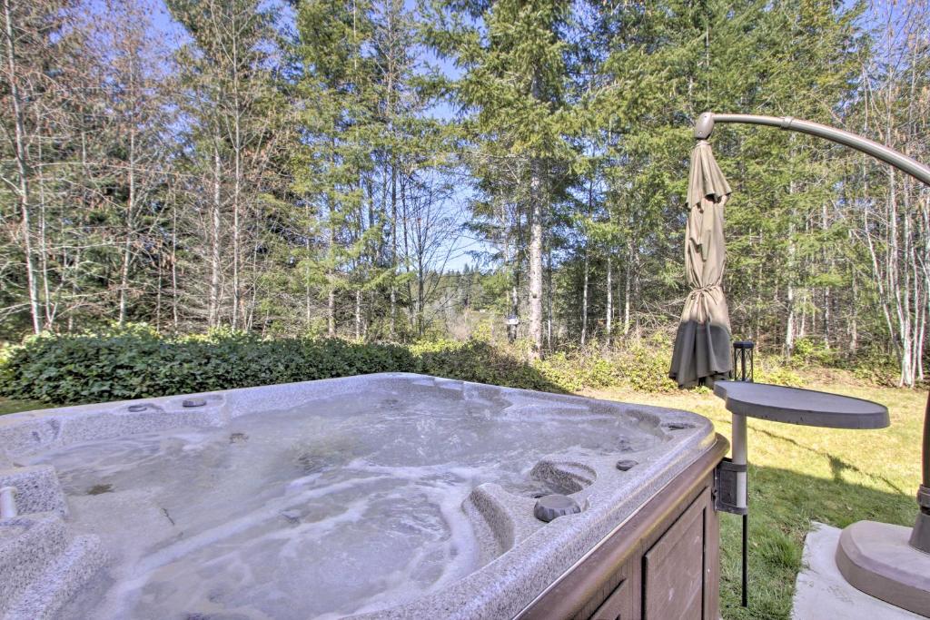Spacious Port Angeles Abode with Hot Tub and Game Room, Port Angeles –  Updated 2023 Prices