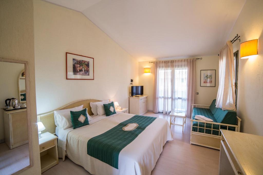 Albaruja Hotel