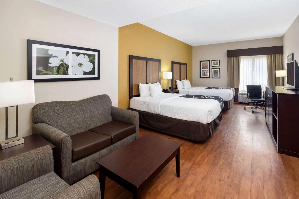 La Quinta by Wyndham LaGrange / I-85 photo