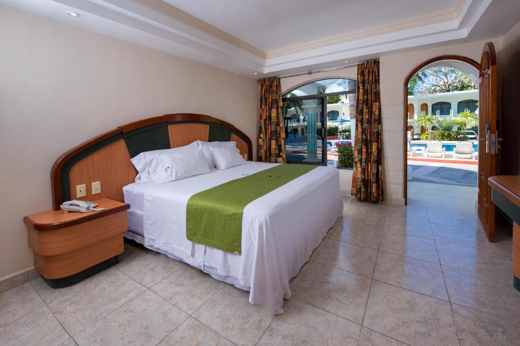 Hotel Costa Azul - Double Room With Extra Large Bed