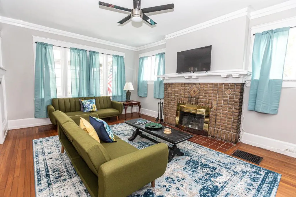 Trendy Lakeview Craftsman, Birmingham, United States