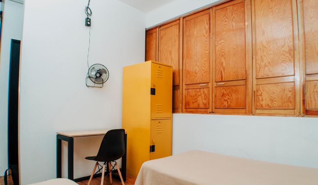 Hostel Mundo Joven Catedral - ツインルーム 専用バスルーム付