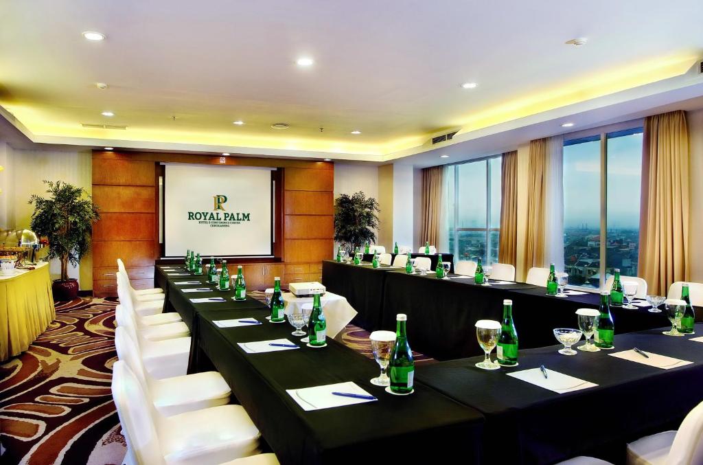 Konferenční prostory v ubytování Royal Palm Hotel & Conference Center Cengkareng
