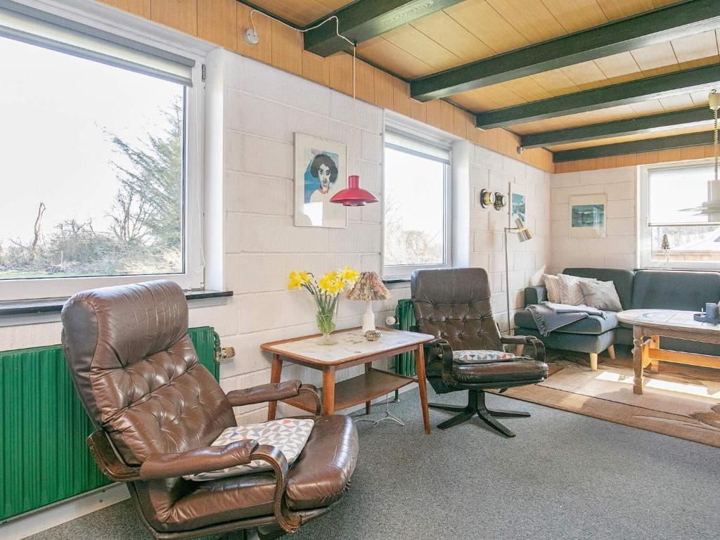 Posezení v ubytování 6 person holiday home in Ulfborg