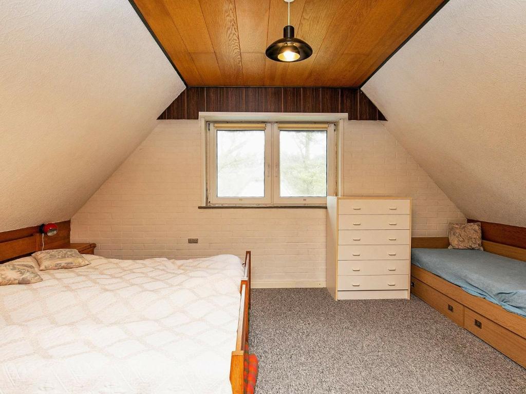 Postel nebo postele na pokoji v ubytování 6 person holiday home in Ulfborg
