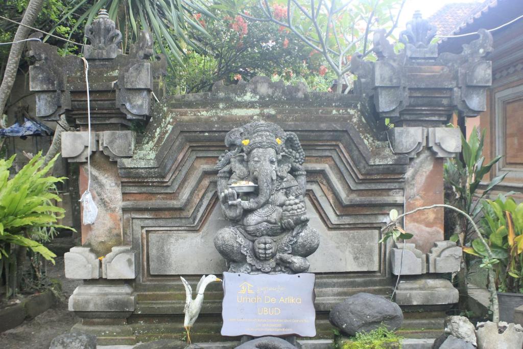 Zahrada ubytování Umah De Arlika UBUD