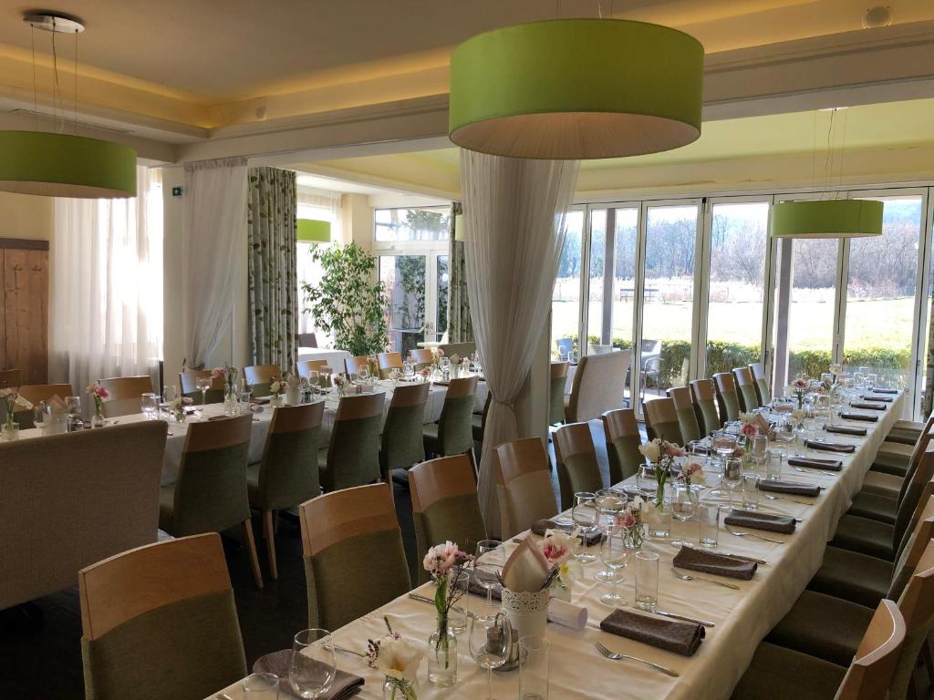 Restaurace v ubytování Hotel Restaurant FIDI