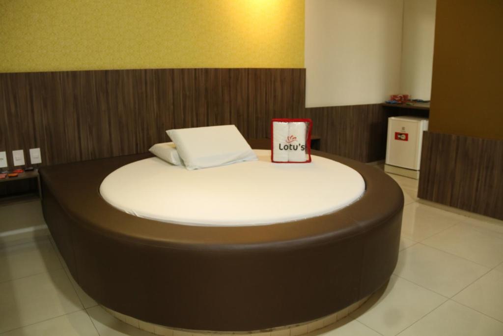  Lotu's Motel