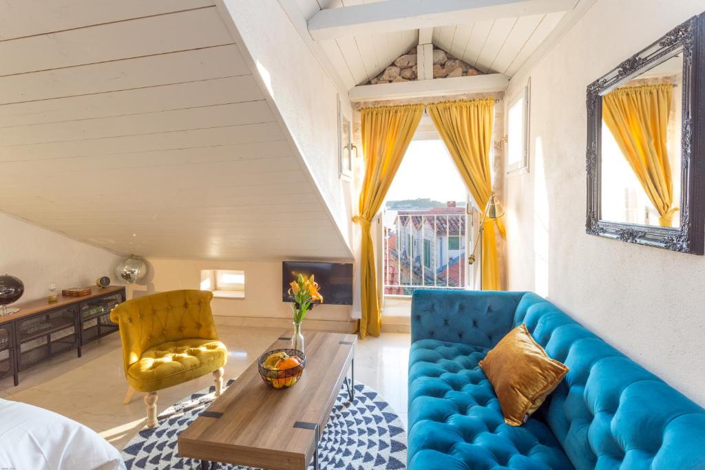 Lola Apartments - Hvar - отзывы и видео