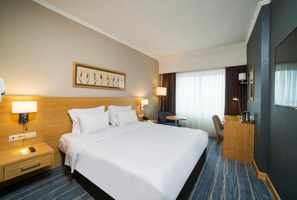 Postel nebo postele na pokoji v ubytování Radisson Hotel President Old Town Istanbul