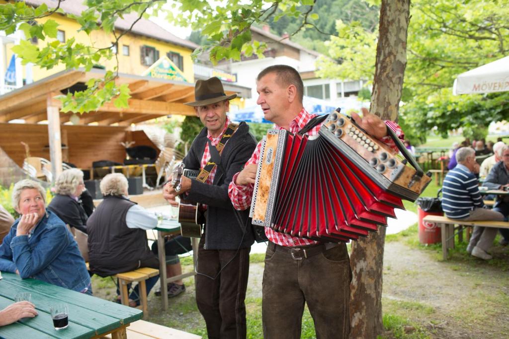 Hosté ubytování Gästehaus Krappinger/Pizzeria Mamma Mia