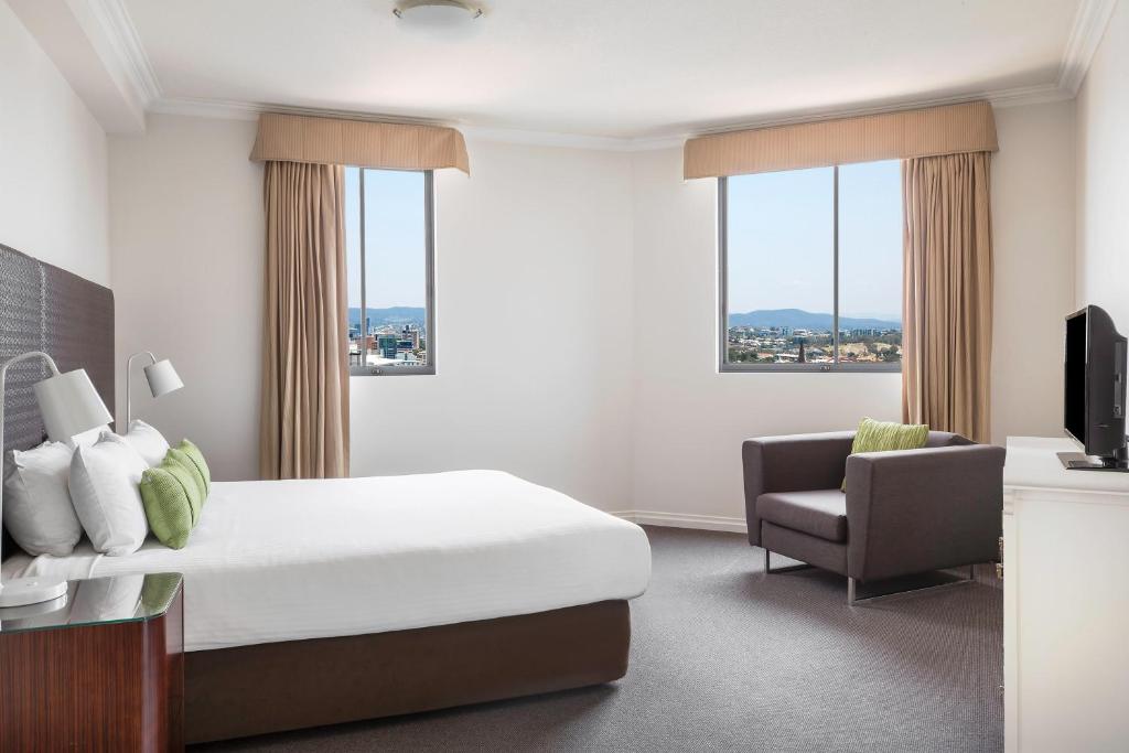 Mantra on Queen - Two-Bedroom Apartment With Two Bathrooms