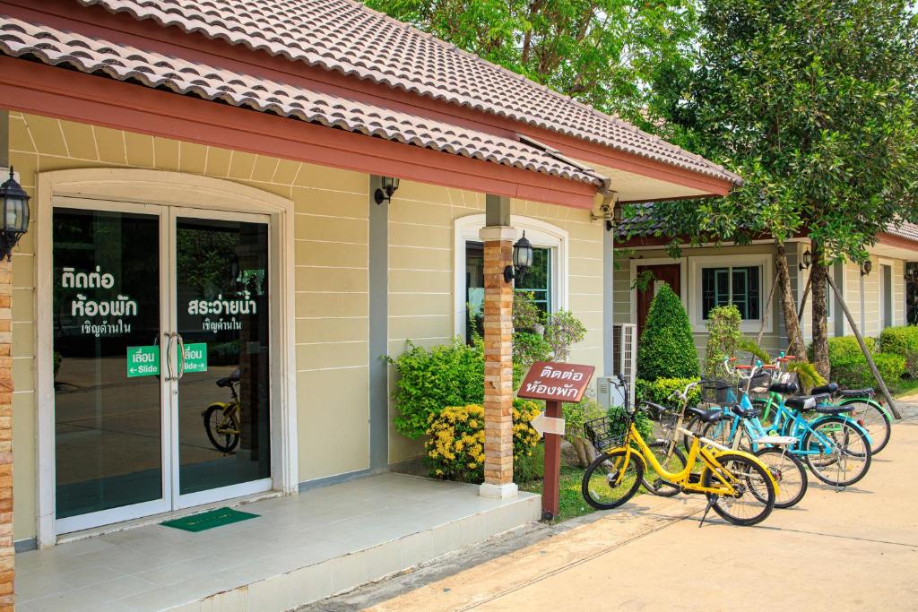 Jízda na kole v ubytování วันสุขรีสอร์ทสุโขทัย nebo okolí
