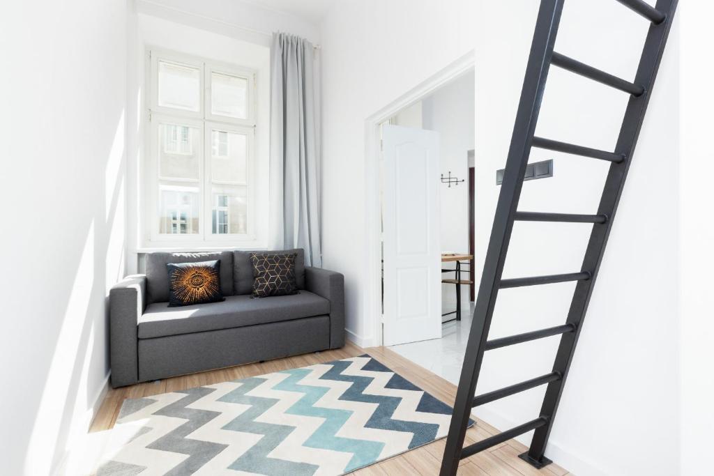 Posedenie v ubytovaní Apartment Aleje Jerozolimskie 85 by Noclegi Renters