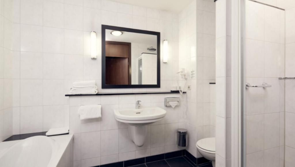 Koupelna v ubytování Van der Valk Hotel Eindhoven