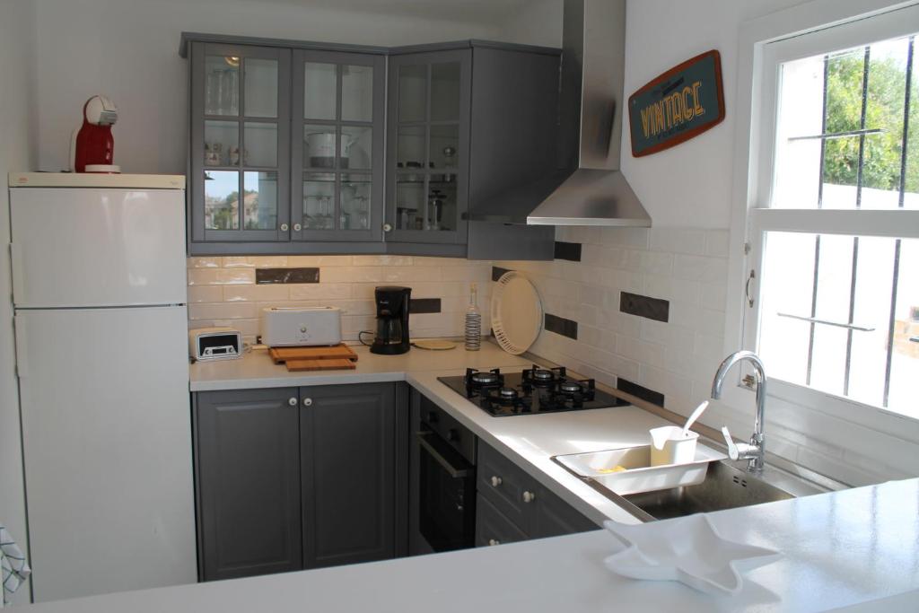 Kuchyň nebo kuchyňský kout v ubytování Casa del Mar