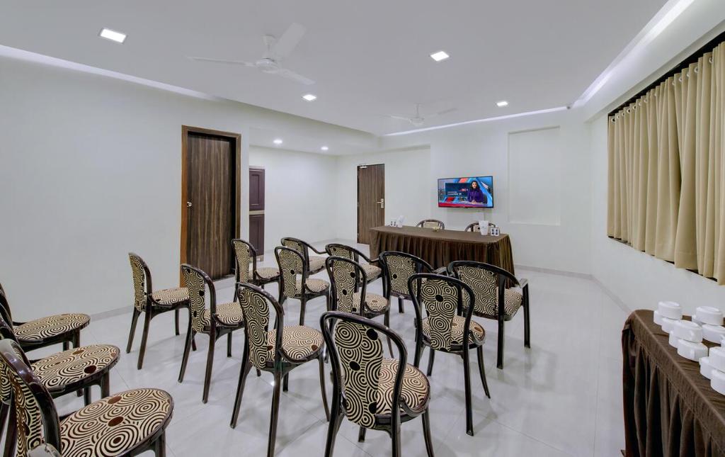 TV a/nebo společenská místnost v ubytování HOTEL SHITAL INN