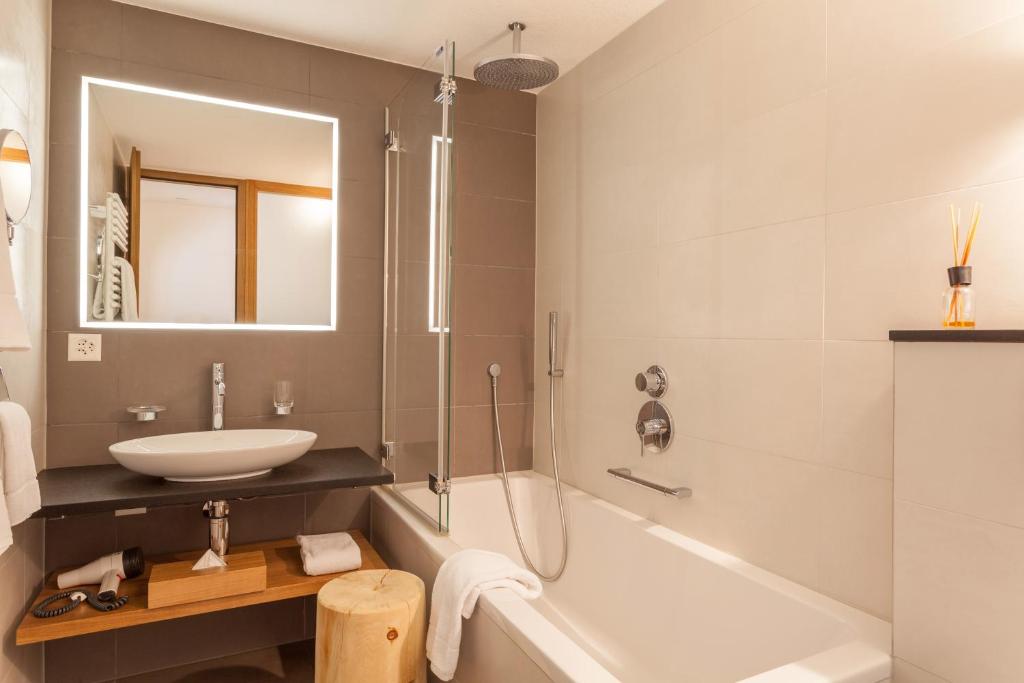 Koupelna v ubytování Hotel Allalin Saas-Fee