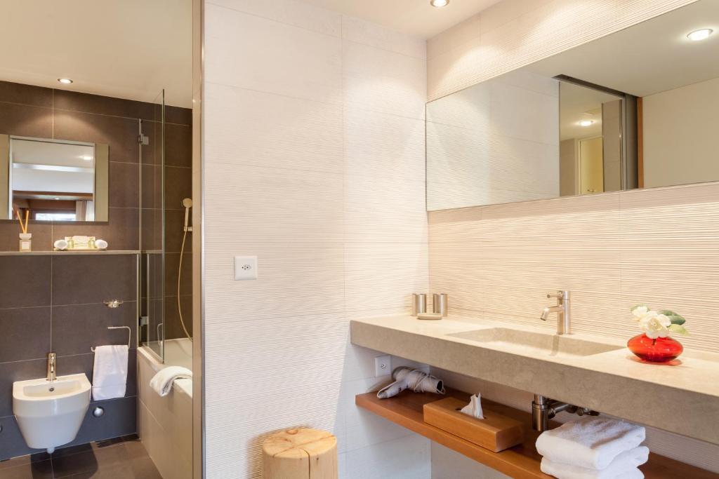 Koupelna v ubytování Hotel Allalin Saas-Fee