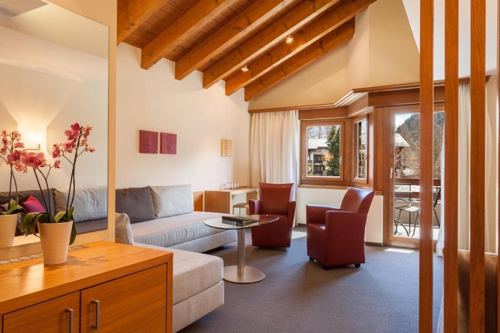 Posezení v ubytování Hotel Allalin Saas-Fee