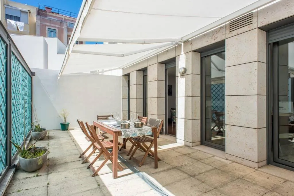 Elegant and Modern Apt in the heart of Lisbon, Amadora, Portugal