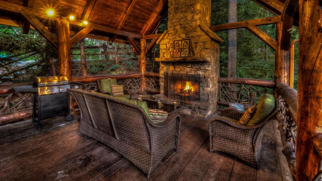 Whitewater Wilderness by Escape to Blue Ridge, Blue Ridge – Updated 2022  Prices