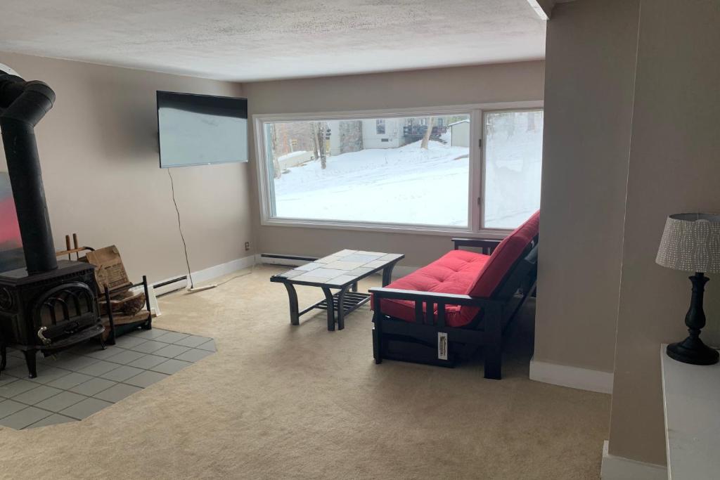 Gallery image of Trailside Retreat in Warren