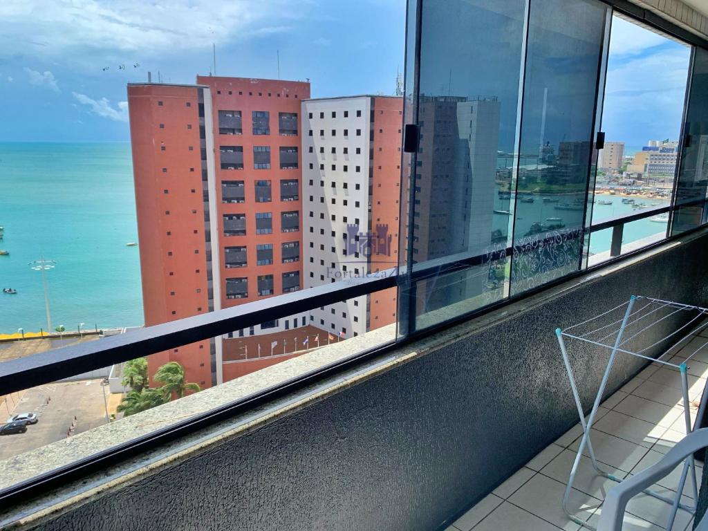  Apartamento com 2 quartos e vista para o mar