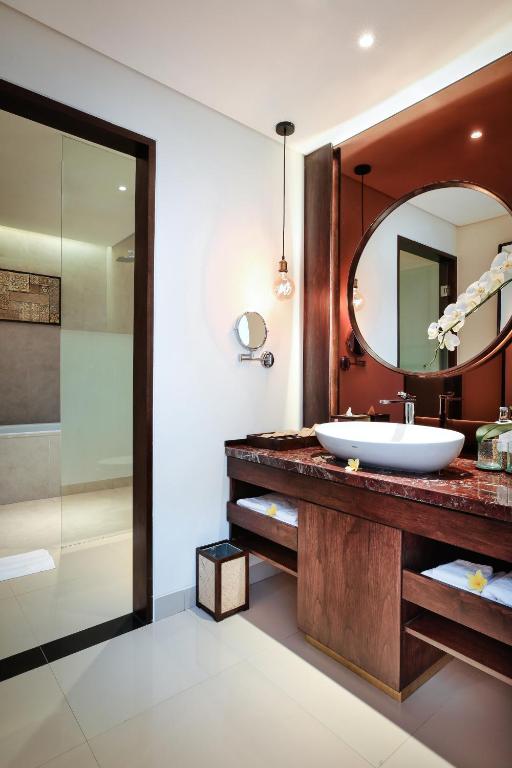Koupelna v ubytování Sanctoo Suites & Villas