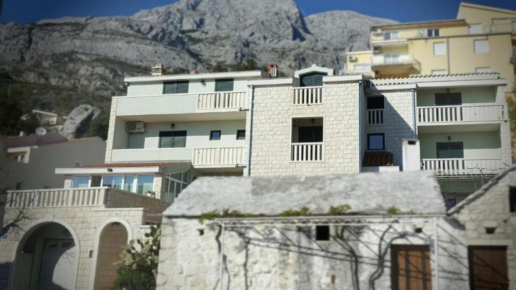 Nespecifikovaný výhled na hory nebo výhled na hory při pohledu z apartmánu